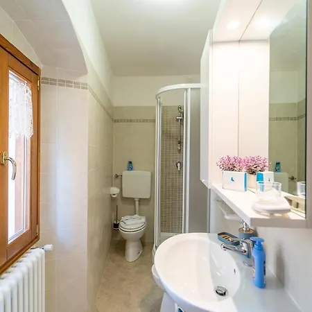 On The Waterfall With A View And Wifi Apartment Nesso